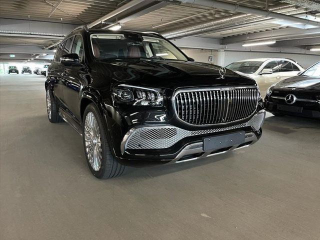 Аренда прокат бронирование кроссовера или полноприводного 4x4 автомобиля во Французской Ривьере на Лазурном берегу